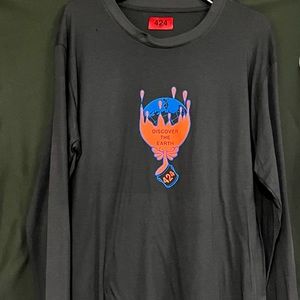 424 On Fairfax- Discover the earth Grey Long sleeve